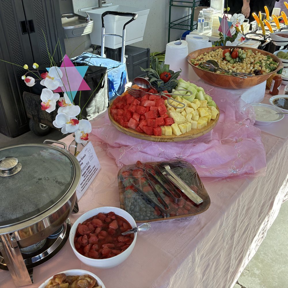 Will's Bountiful Brunch - Fruit and Salad - Caterers Near Me Will's Bountiful Brunch - Fruit and Salad - Caterers Near Me