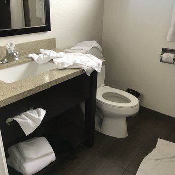 Ramada by Wyndham Monterey - Hotels Near Me - Monterey, California