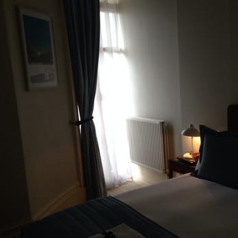 Brighton House Hotel - Single balcony room, very sweet & cozy! - Hotels Near Me - Brighton, BNH Brighton House Hotel - Single balcony room, very sweet & cozy! - Hotels Near Me - Brighton, BNH