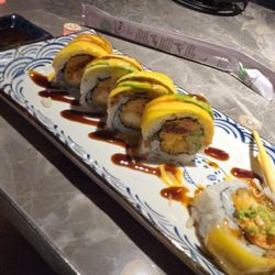 Fujis Japanese Cuisine - Mango Tango Roll