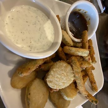 Naaman's BBQ - Fried pickles and green beans. Best and freshest I've ever had - Barbeque Near Me - Texarkana, Texas