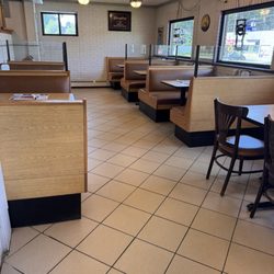 Rossini's Italian Restaurant & Pizza - Inside