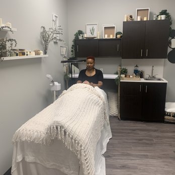 The Meme Experience - Meme the Esthetician in her studio spa - Makeup Artists Near Me - Houston, Texas The Meme Experience - Meme the Esthetician in her studio spa - Makeup Artists Near Me - Houston, Texas