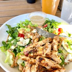 Front Street Pub & Eatery - Blackened chicken salad