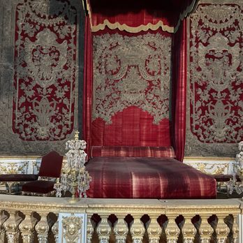 Residenz München - Ornate bedroom - Landmarks & Historical Buildings Near Me - Munich, BY