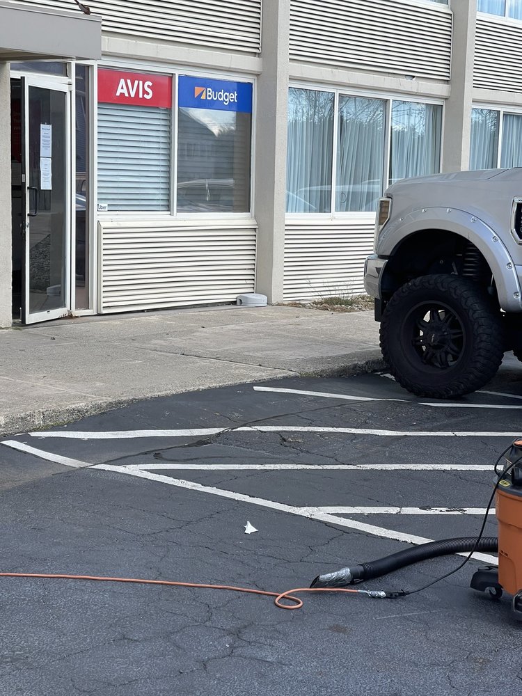 AVIS RENT A CAR Updated September 2024 1 Newbury St, Peabody