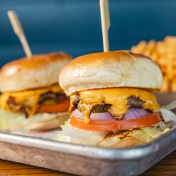 Boonedogs - Cheeseburger Sliders Lunch Combo