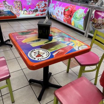 La Michoacan Ice Cream - Tables - Mexican Near Me - Saint Charles, Missouri