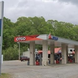 Jordan's Kwik Stop No 9 - Northeastward facing view of fuel dispensers and price sign
