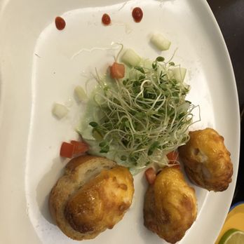 Tiny Pyramid - Baked lobster - Cafes Near Me - Honolulu, Hawaii Tiny Pyramid - Baked lobster - Cafes Near Me - Honolulu, Hawaii