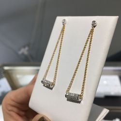 Truver's Jewelry & Repair - Btw, those are diamond barrels. They're not fixed in place, so they move all around on their own. Plus, the sparkle factor!