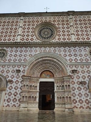 Basilica di Santa Maria di Collemaggio by null