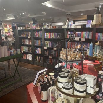 Lovestruck Books - Bookstores Near Me - Cambridge, Massachusetts Lovestruck Books - Bookstores Near Me - Cambridge, Massachusetts