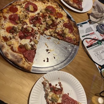 Antics Pizza - The pizza ! Yum - Pizza Near Me - Hilo, Hawaii