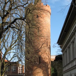 Pulverturm - Der Pulverturm mit der Stadtmauer