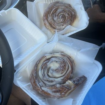 Papi’s Ohana - Best in the west cinnamon rolls - Pizza Near Me - Lahaina, Hawaii Papi’s Ohana - Best in the west cinnamon rolls - Pizza Near Me - Lahaina, Hawaii