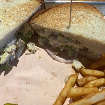 Gracious Pig Smokehouse - Barbeque Near Me - Surfside Beach, South Carolina