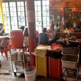 S'MAC - Garbage and dirty dishes in the middle of the restaurant. Who wants to eat next to this? - American Near Me - New York, New York S'MAC - Garbage and dirty dishes in the middle of the restaurant. Who wants to eat next to this? - American Near Me - New York, New York