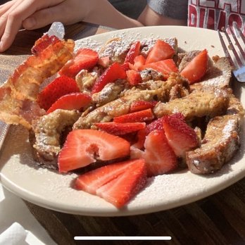 McGregor Cafe - Cinnamon raisin French toast with strawberries - Breakfast & Brunch Near Me - Fort Myers, Florida McGregor Cafe - Cinnamon raisin French toast with strawberries - Breakfast & Brunch Near Me - Fort Myers, Florida