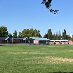 Quail Glen Elementary School - Outside