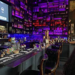 Locked Barrel - The bar is beautiful