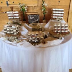 Kool Kakes By Dylan - Dessert stand pre-setup
