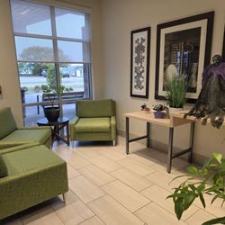 Holiday Inn Express & Suites Ottawa - In the lobby
