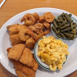Wydia's Bistro - Fried Fish, Shrimp, scallops with green beans and Mac and cheese
