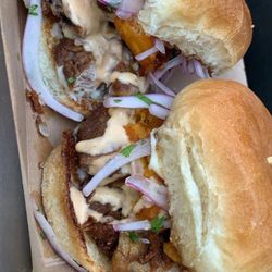 Latusion Food Truck - Chicharon Burger