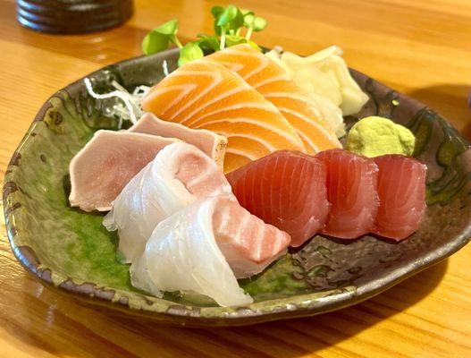 Tokyo Sushi by null