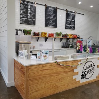 Main Squeeze - Counter - Juice Bars & Smoothies Near Me - Baton Rouge, Louisiana