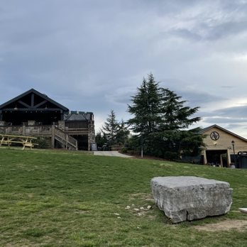Arrington Vineyards - Wine Tasting Room Near Me - Arrington, Tennessee