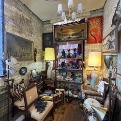 Antique Center-Walker's Point