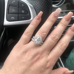 LOVE new my custom wedding ring!!! Janet was great to work with. Extremely happy!!!