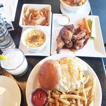 Charlies Bar & Kitchen - Cocktail Bars Near Me - Bronx, New York