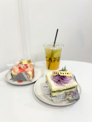 CAFE 2BY2 by null
