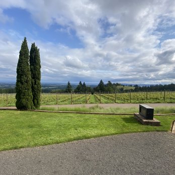 White Rose Estate - Wine Tasting Room Near Me - Dayton, Oregon
