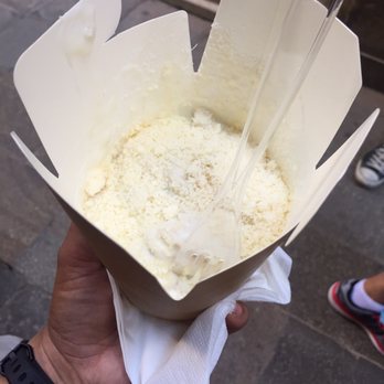 Dal Moro's - Chicken alfredo heavily dusted with cheese - Fast Food Near Me - Venezia, VE Dal Moro's - Chicken alfredo heavily dusted with cheese - Fast Food Near Me - Venezia, VE