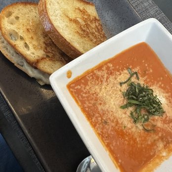 Mankas Grill - Pesto grilled cheese and tomato soup - American Near Me - Fairfield, California Mankas Grill - Pesto grilled cheese and tomato soup - American Near Me - Fairfield, California