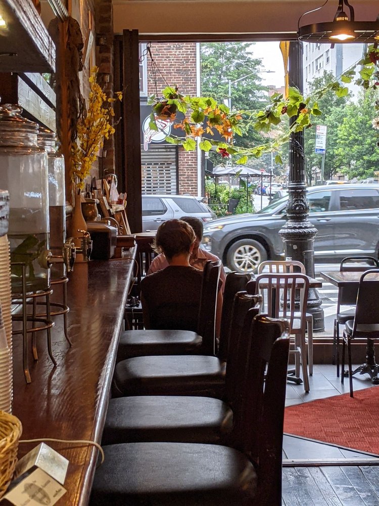 Red Pipes Cafe