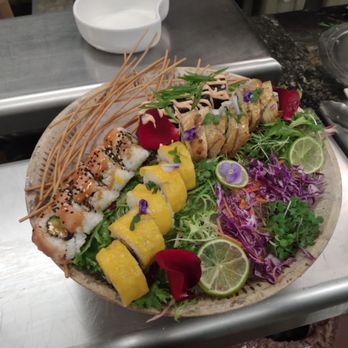 The Moongate - Asian Fusion Near Me - Cancún, AGU