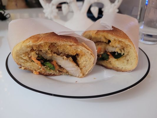 Banh Mi Zon by null