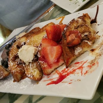 Batter & Berries - Flight of French Toast- an assortment of toast to try - Breakfast & Brunch Near Me - Chicago, Illinois Batter & Berries - Flight of French Toast- an assortment of toast to try - Breakfast & Brunch Near Me - Chicago, Illinois