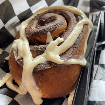 Sly Fox PGH Highline Brewery & Pub - cinnamon roll - Brewpubs Near Me - Pittsburgh, Pennsylvania