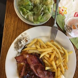 Zum Franziskaner - Sehr lecker und rustikal. Dazu noch preisgünstig. Ausgesprochen freundliche Bedienung. Wir kommen wieder