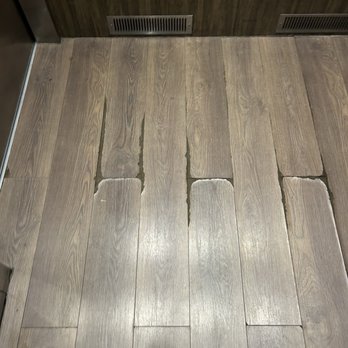 Topgolf - Sad looking elevator floor. You would think it's $60 for two pictures of beer. They could keep it a little nicer. - Sports Bars Near Me - Ontario, California