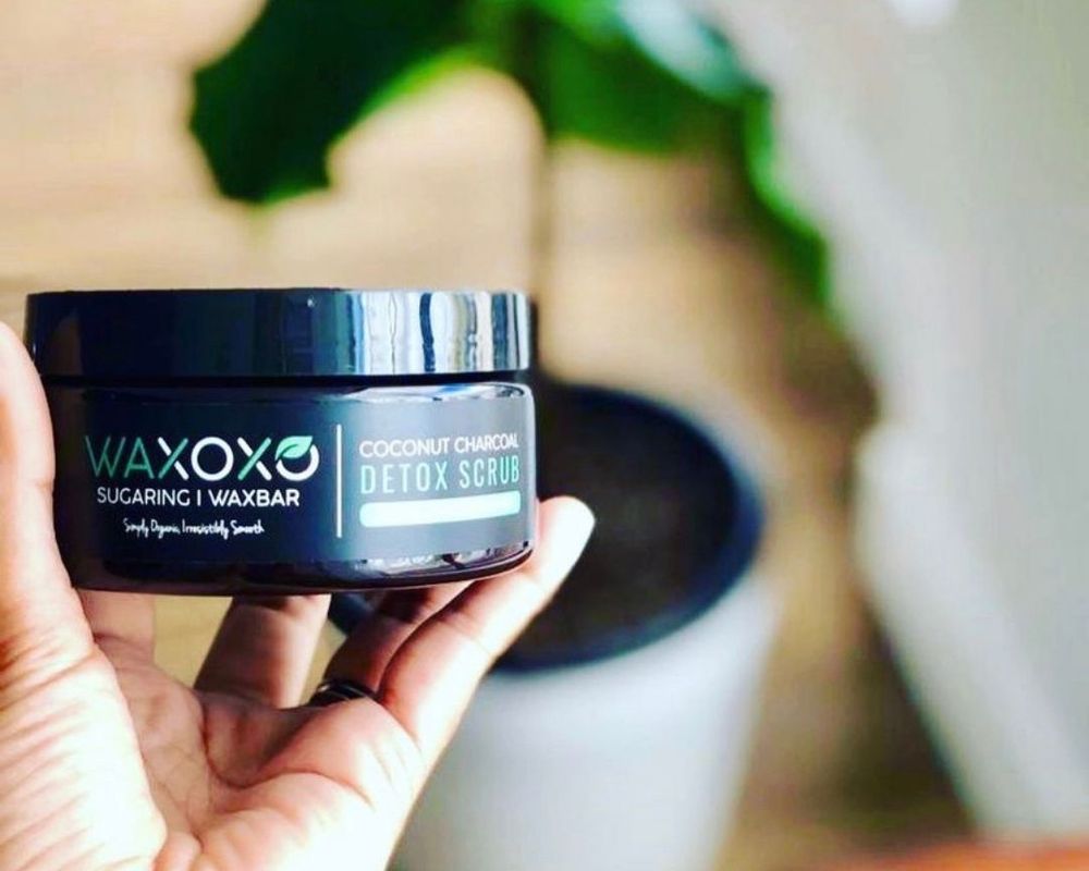 Waxoxo Sugaring & WaxBar Logo