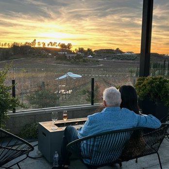 Tour del Vino - Wine Tours Near Me - Temecula, California
