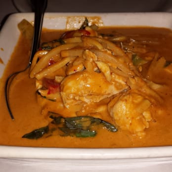 Daisy Mint - Red curry with chicken - Thai Near Me - Pasadena, California