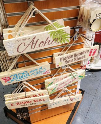 Olowalu General Store by null